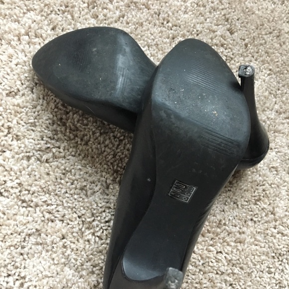 black pumps - Picture 5 of 5